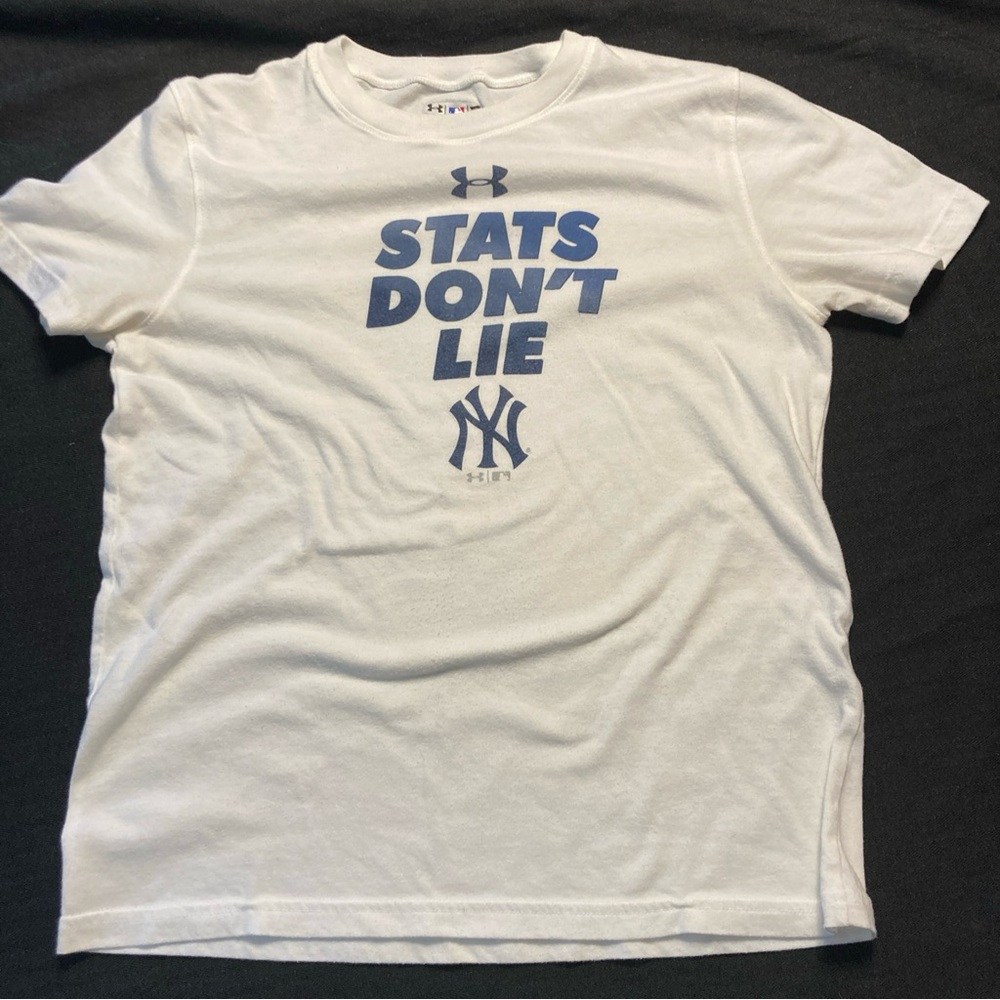 Under Armour Stats Don’t Lie New York Yankees T-Shirt Size Youth Medium.